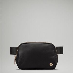 EUC Lululemon Everywhere Belt Bag in Black & Gold Metal Hardware Extended Strap